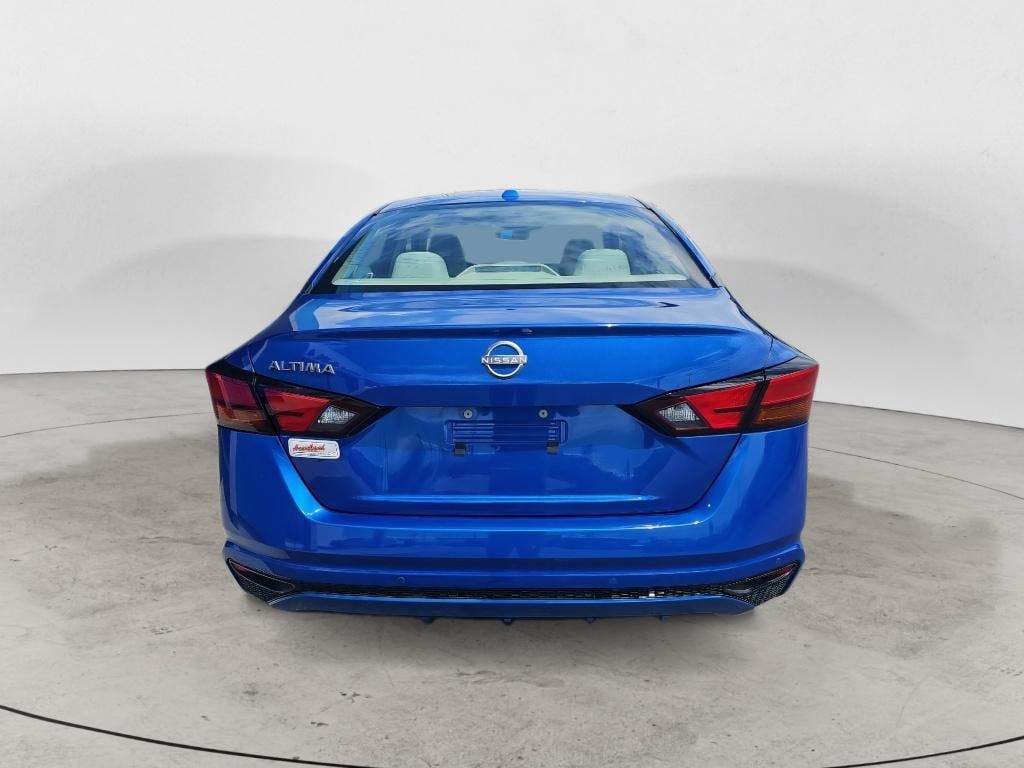 Used 2025 Nissan Altima SV Sedan