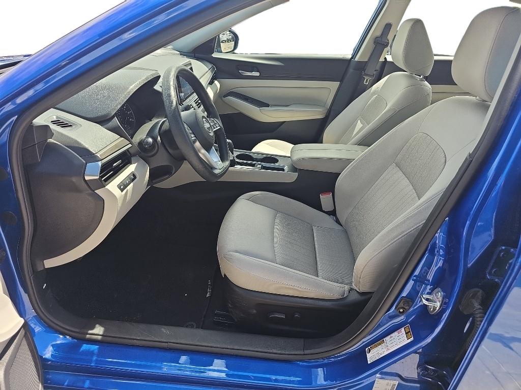 2025 Nissan Altima SV - Photo 13