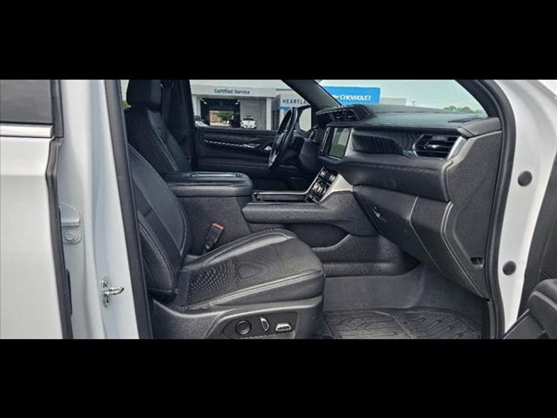 2022 GMC Yukon XL Denali - Photo 10