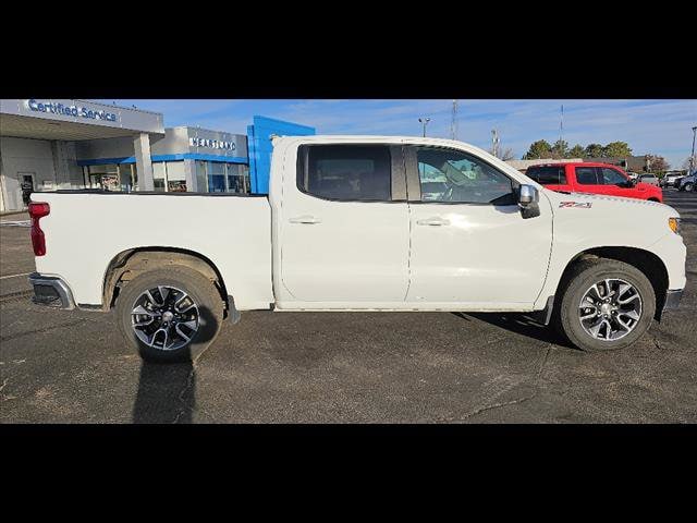 Used 2022 Chevrolet Silverado 1500 LT with VIN 3GCUDDET4NG513996 for sale in Lexington, NE