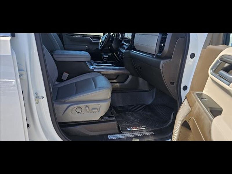 2024 Chevrolet Silverado 1500 LTZ - Photo 10