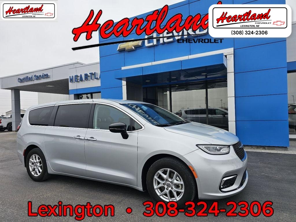 2024 Chrysler Pacifica Van Passenger Van 