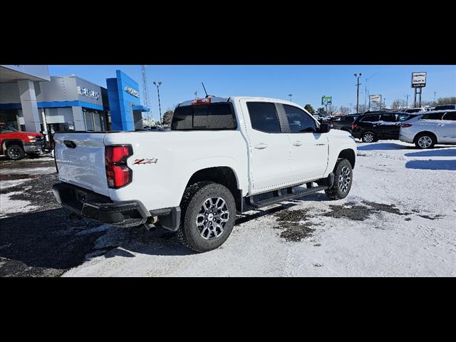 2023 Chevrolet Colorado Z71 photo 2