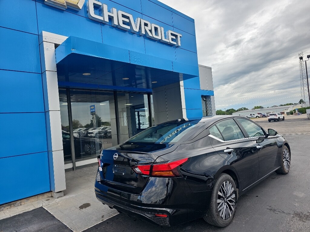 Used 2025 Nissan Altima SV Sedan