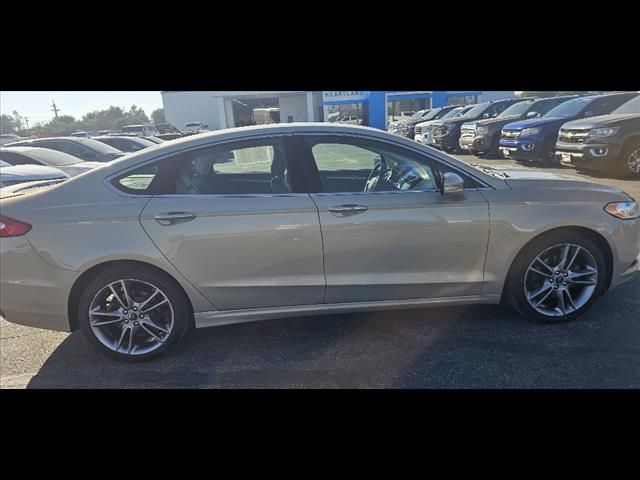 2016 Ford Fusion Titanium photo 2