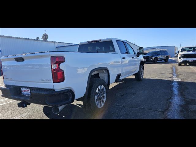 2024 Chevrolet Silverado 2500HD Custom photo 4
