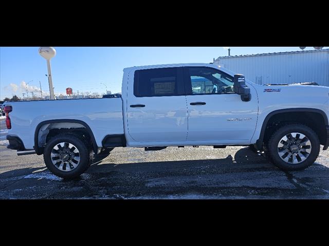 2024 Chevrolet Silverado 2500HD Custom photo 3
