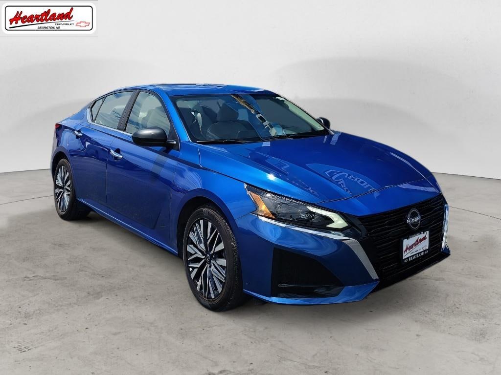 Used 2025 Nissan Altima SV Sedan