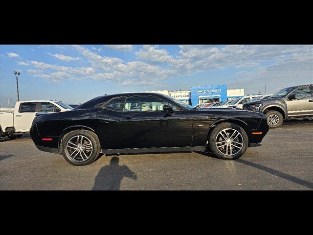 Used 2018 Dodge Challenger GT with VIN 2C3CDZGG9JH150019 for sale in Lexington, NE