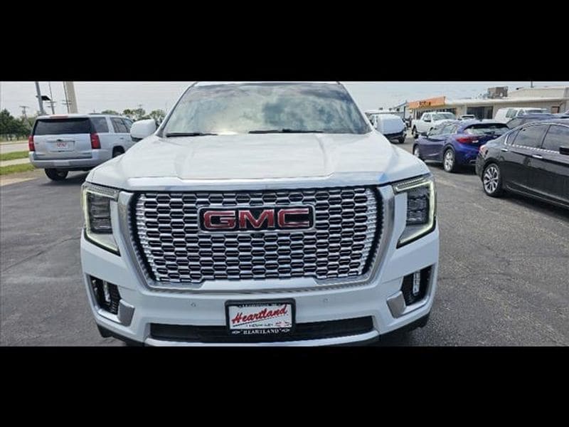 2022 GMC Yukon XL Denali - Photo 8