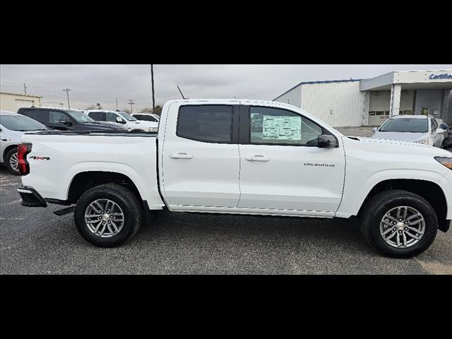 2024 Chevrolet Colorado LT photo 3