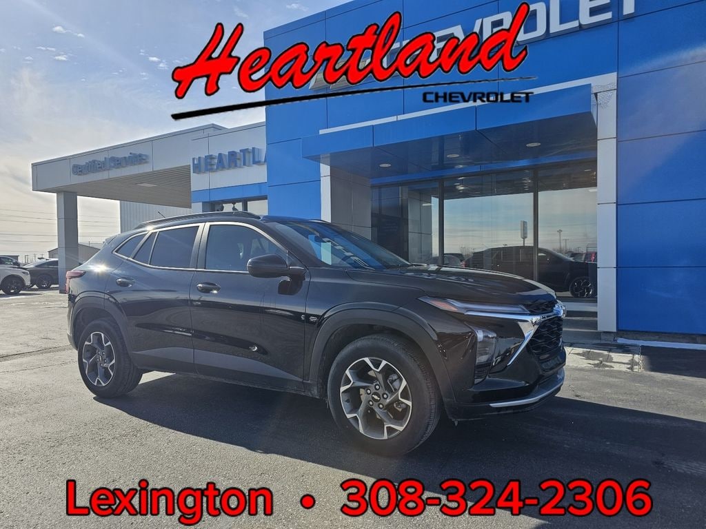 Used 2025 Chevrolet Trax LT SUV