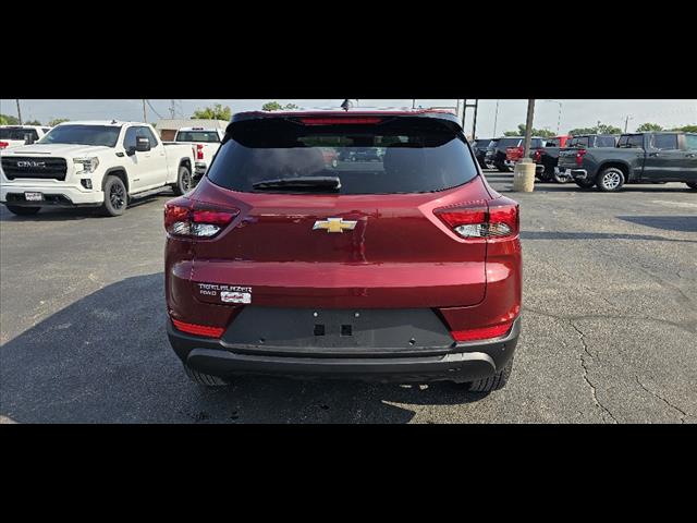 2025 Chevrolet Trailblazer LS photo 4