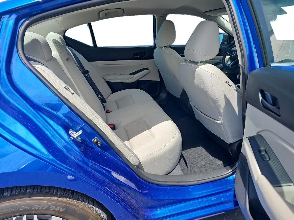 2025 Nissan Altima SV - Photo 11