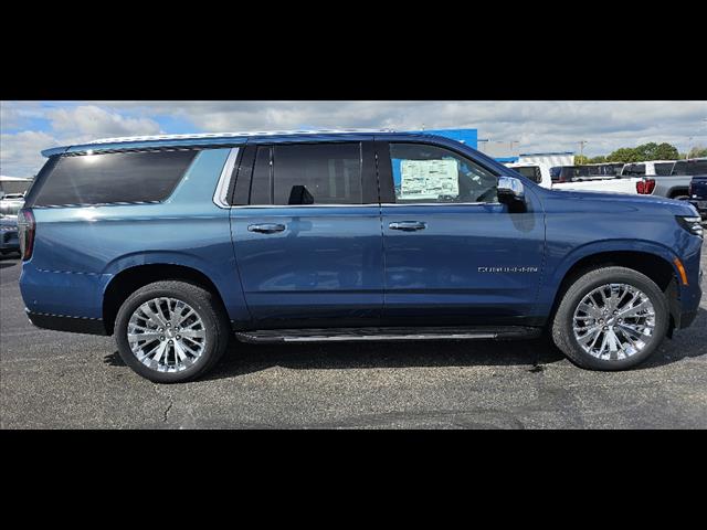 2025 Chevrolet Suburban Premier photo 2