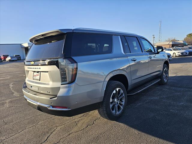 2026 Chevrolet Suburban LT photo 2