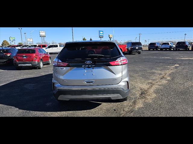 2023 Ford Edge SEL photo 3
