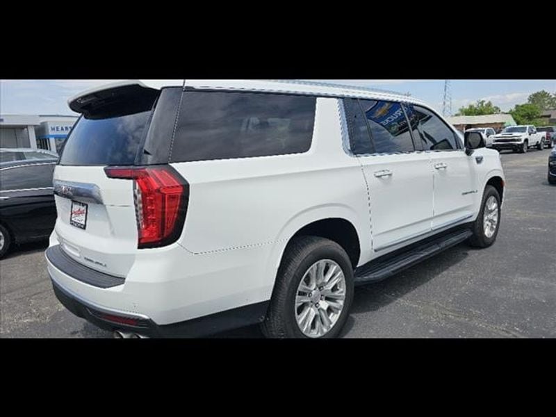 2022 GMC Yukon XL Denali - Photo 3