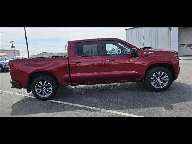 Used 2021 Chevrolet Silverado 1500 RST with VIN 1GCUYEET8MZ266281 for sale in Lexington, NE