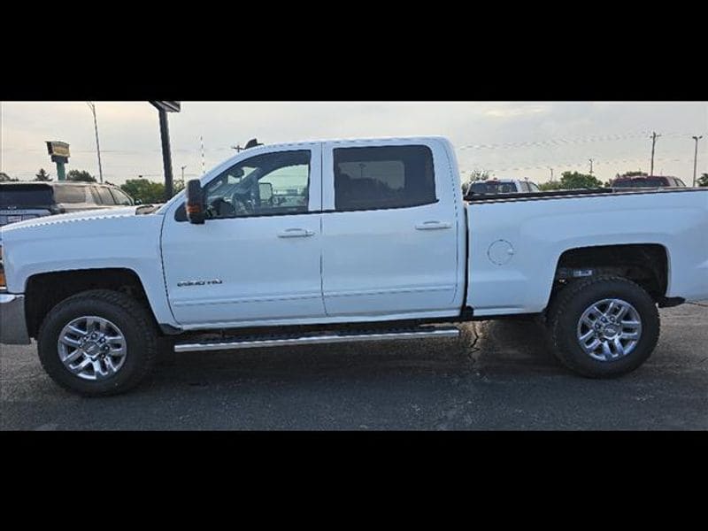 2019 Chevrolet Silverado 2500HD LT - Photo 6
