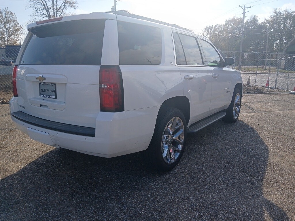 2016 Chevrolet Tahoe LT photo 3