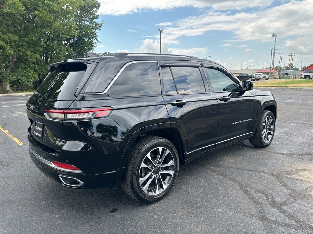 2023 Jeep Grand Cherokee Overland photo 3
