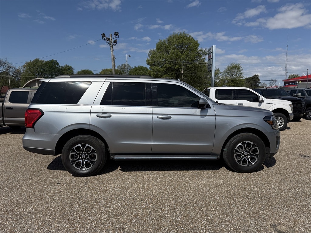 Used 2022 Ford Expedition XLT with VIN 1FMJU1JT7NEA66199 for sale in Wynne, AR