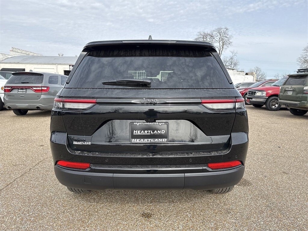 2025 Jeep Grand Cherokee Altitude X photo 4