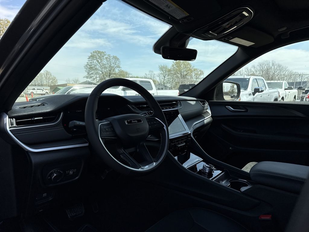 2025 Jeep Grand Cherokee Altitude - Photo 12
