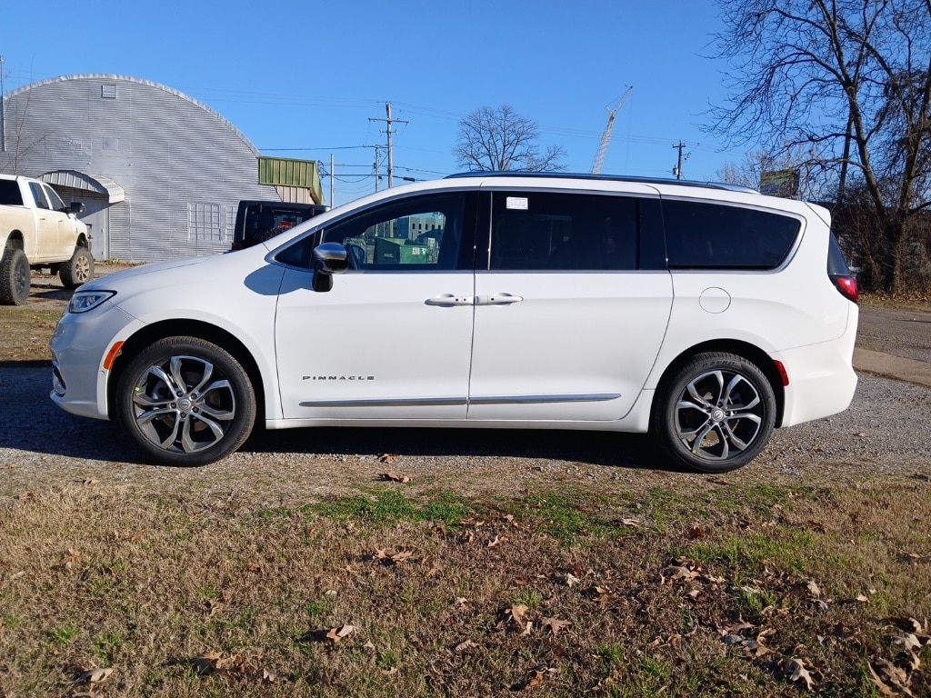 New 2026 Chrysler Pacifica PINNACLE AWD Passenger Van