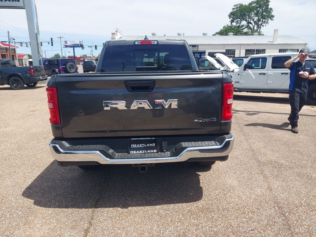 New 2026 Ram 1500 TRADESMAN CREW CAB 4X4 5'7 BOX Pickup
