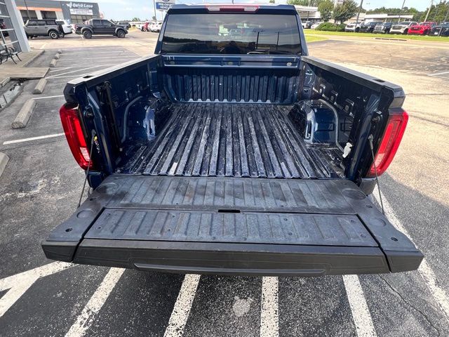 2023 GMC Sierra 1500 SLT - Photo 14