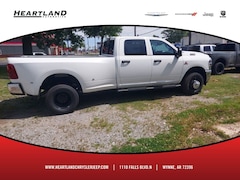2026 Ram 3500 TRADESMAN CREW CAB 4X4 8' BOX Pickup