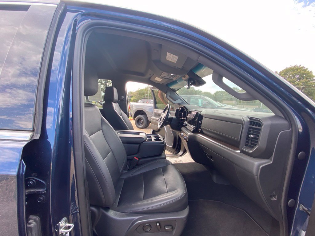 2023 GMC Sierra 1500 SLT - Photo 17
