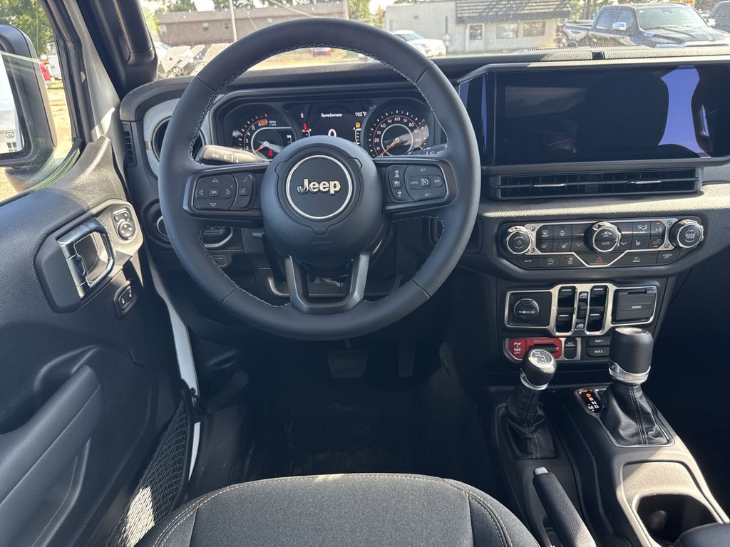 2025 Jeep Wrangler 4-Door Willys - Photo 15