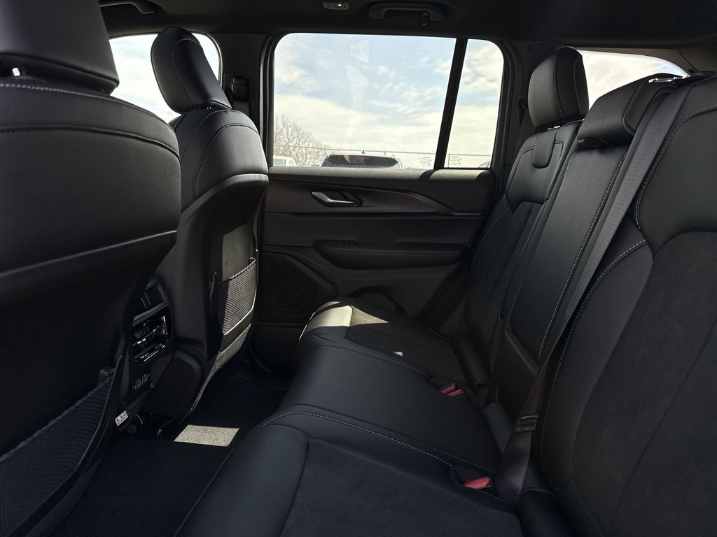 2025 Jeep Grand Cherokee Altitude - Photo 14