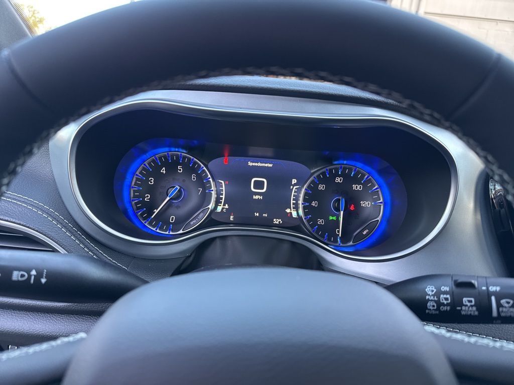 2026 Chrysler Pacifica Limited - Photo 8