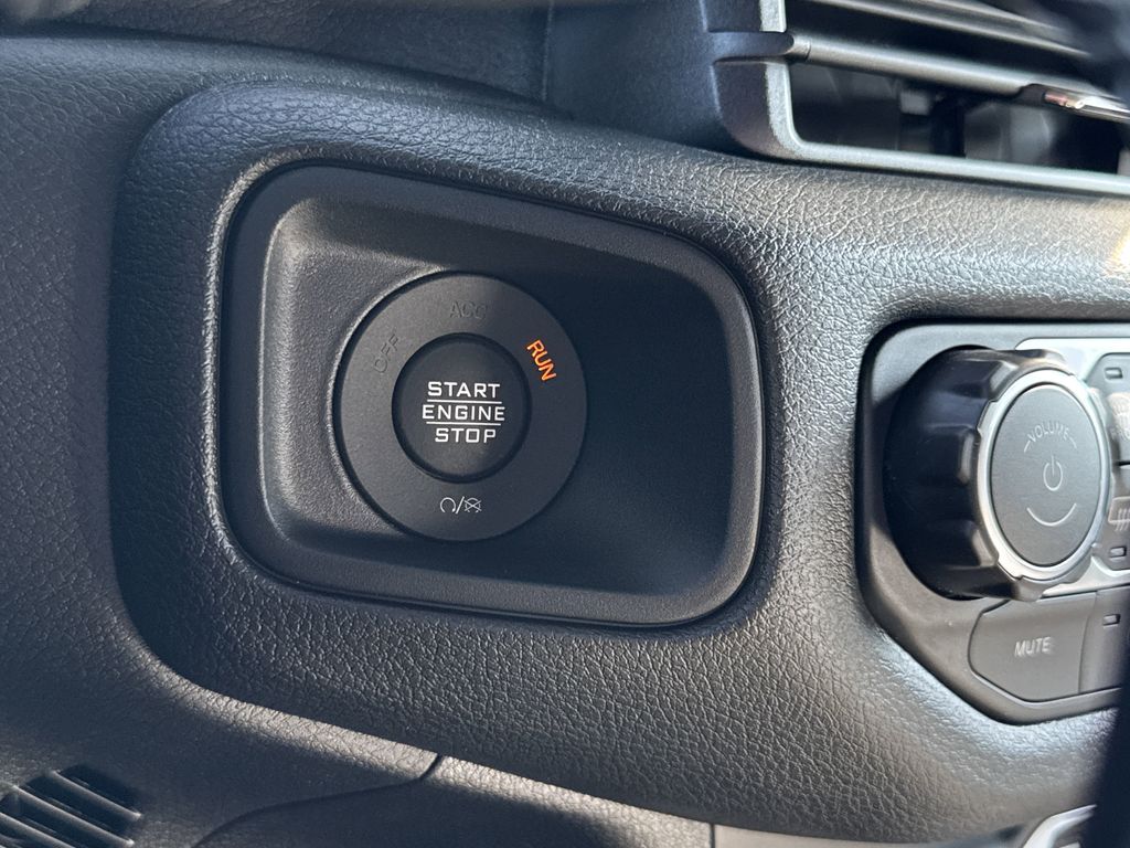 2025 Jeep Wrangler 4-Door Willys - Photo 23