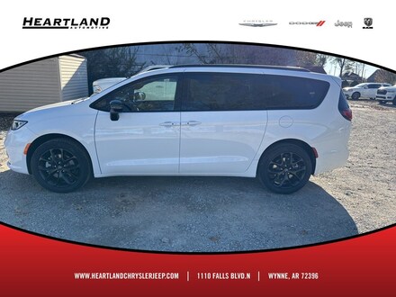 2026 Chrysler Pacifica LIMITED AWD Passenger Van