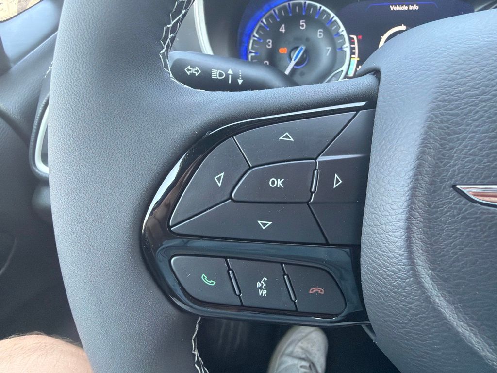 2026 Chrysler Pacifica Select - Photo 15