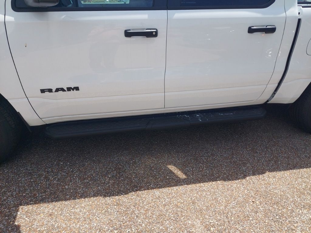 New 2026 Ram 1500 TRADESMAN CREW CAB 4X4 5'7 BOX Pickup