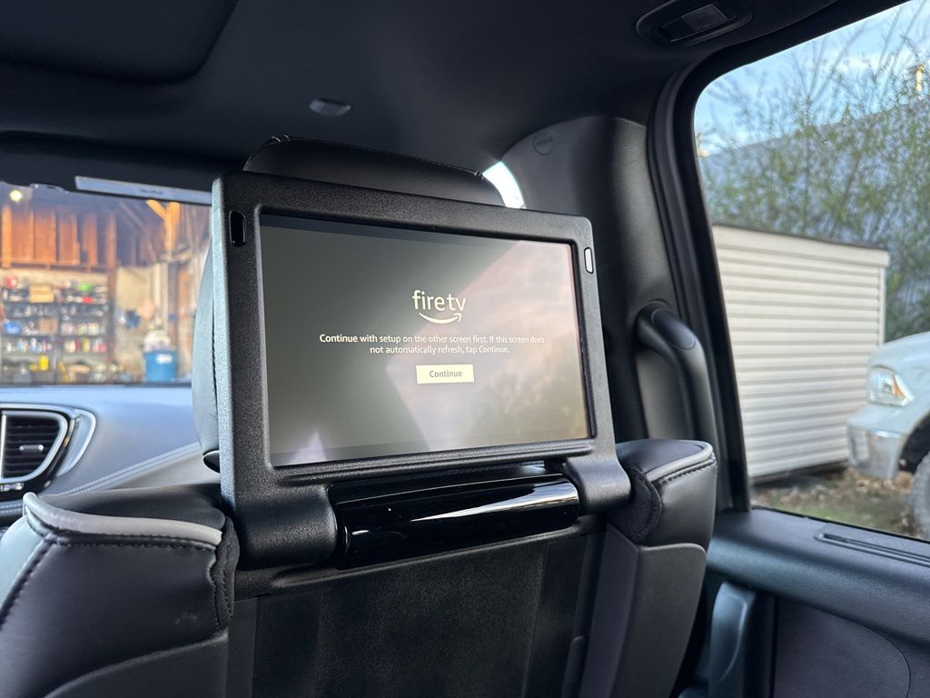 2026 Chrysler Pacifica Limited - Photo 6