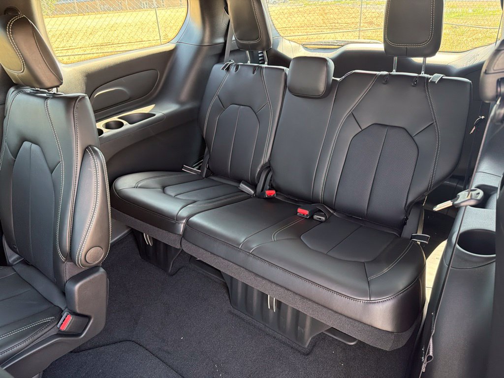 2026 Chrysler Pacifica Select - Photo 27