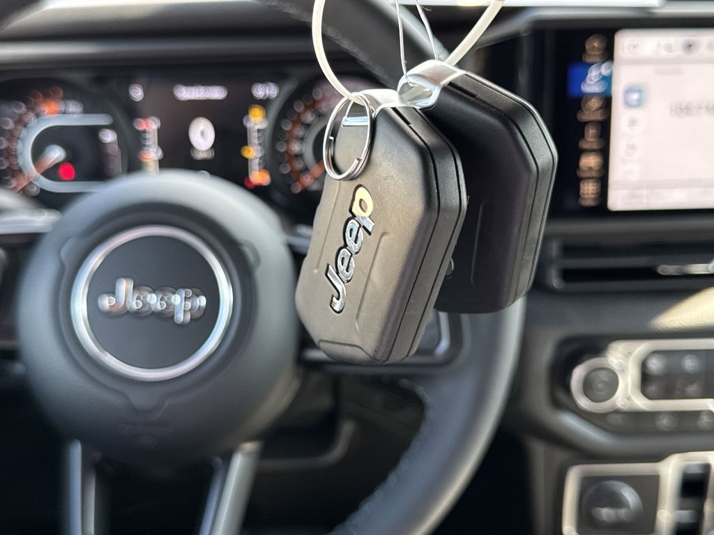 2025 Jeep Wrangler 4-Door Willys - Photo 24