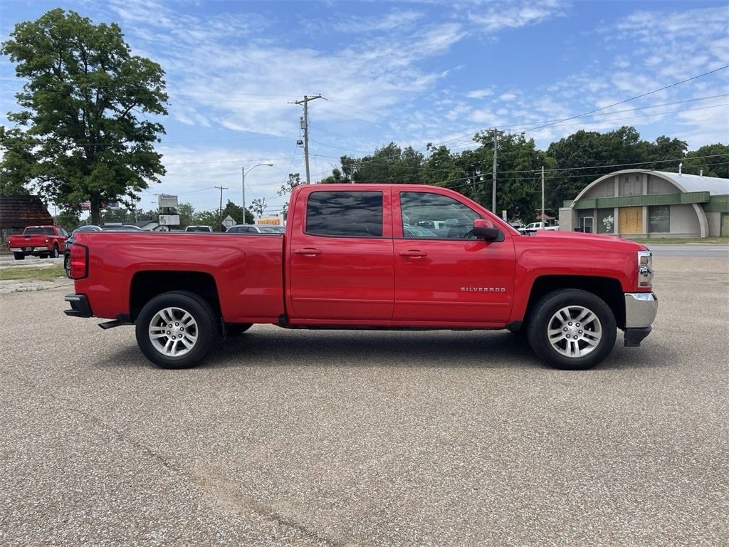 Used 2017 Chevrolet Silverado 1500 LT with VIN 1GCUKREC4HF194334 for sale in Wynne, AR