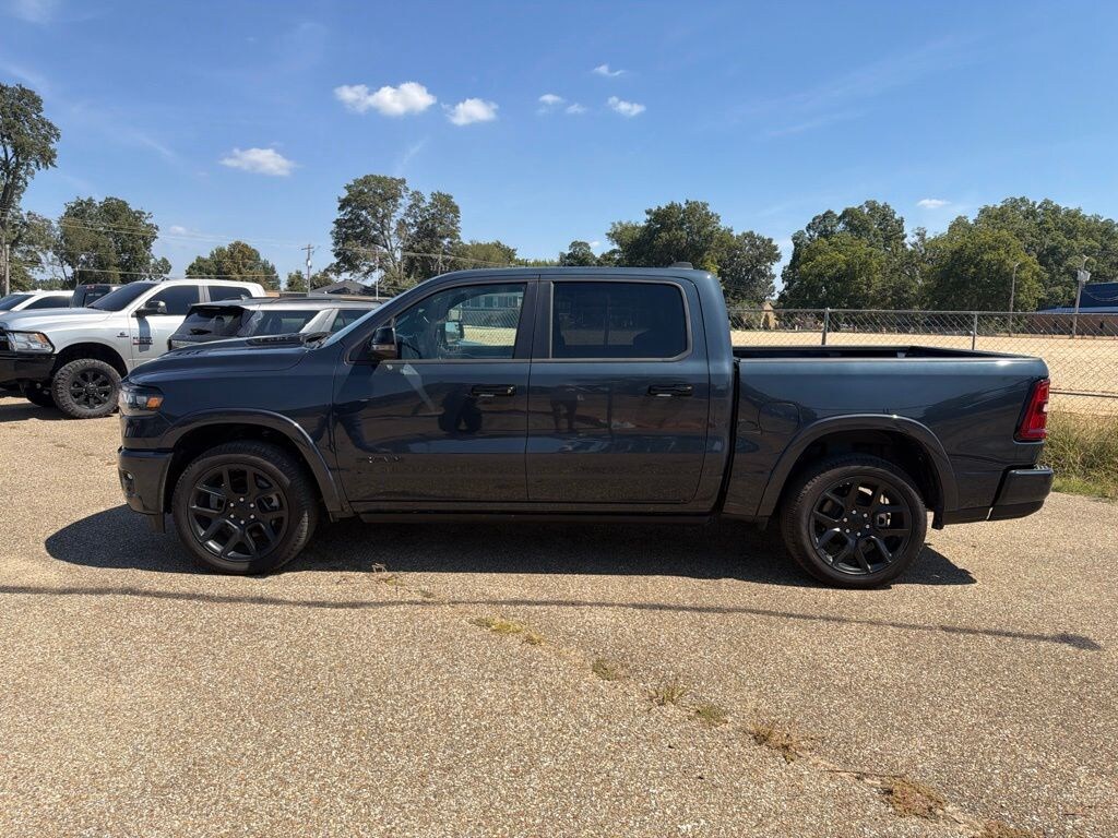 New 2025 Ram 1500 LARAMIE CREW CAB 4X4 5'7 BOX Pickup