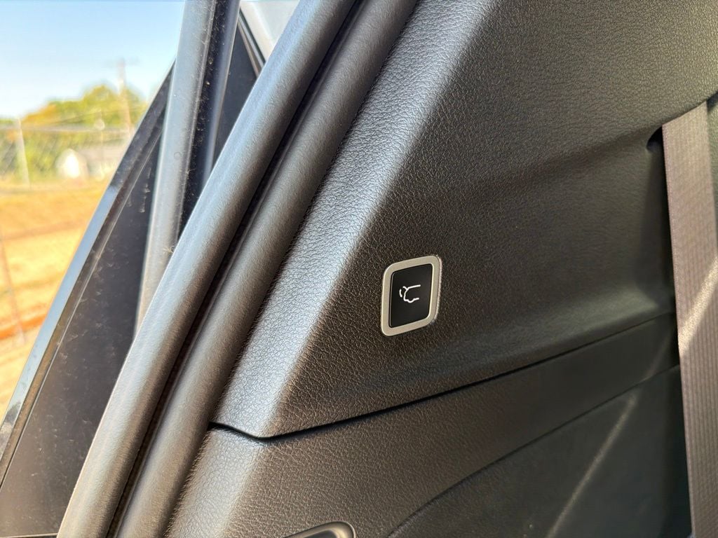 2026 Chrysler Pacifica Select - Photo 31