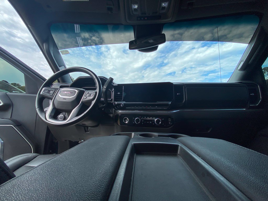 2023 GMC Sierra 1500 SLT - Photo 23