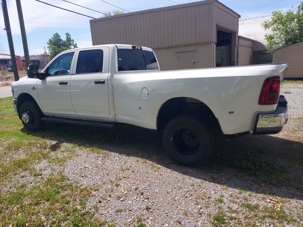 New 2026 Ram 3500 TRADESMAN CREW CAB 4X4 8' BOX Pickup