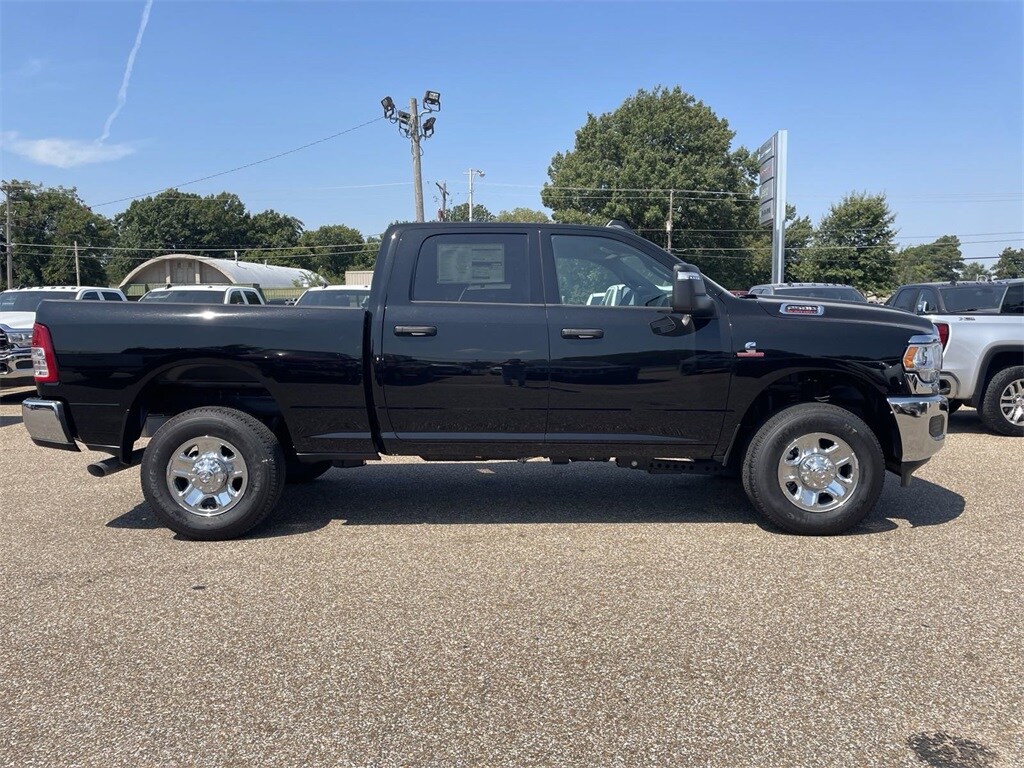 2024 Ram 2500 Tradesman photo 2